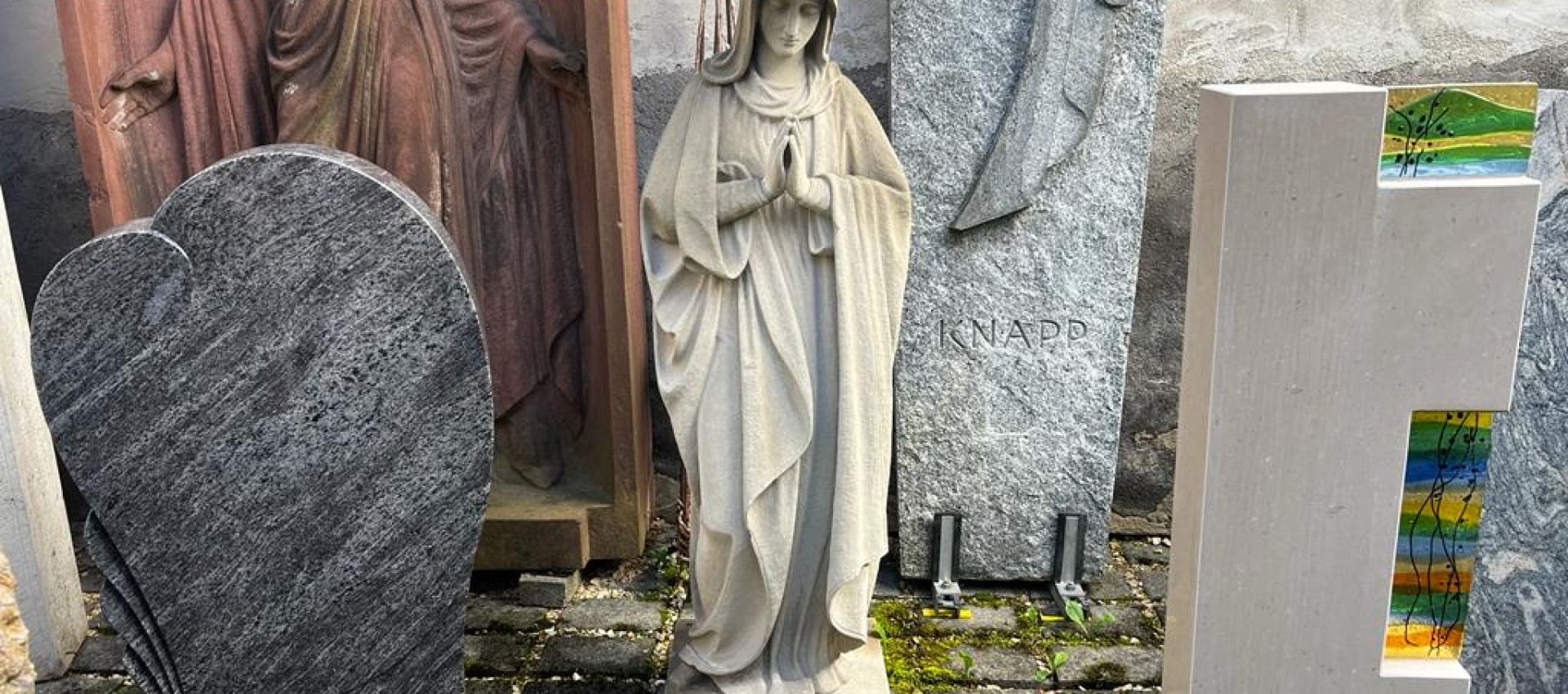 Betende Madonna Sandsteinfigur